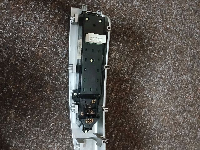 bontott HYUNDAI SANTA FÉ Ablakemelő Kapcsoló Négyes / Kettes