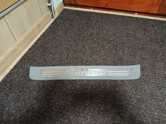 bontott HYUNDAI SANTA FÉ Bal első Belső Küszöb Burkolat