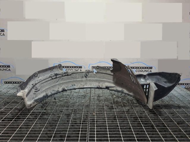 bontott HYUNDAI SANTA FÉ Bal első Dobbetét (Kerékjárati, Műanyag)