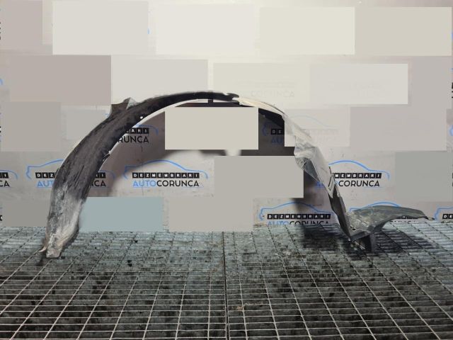 bontott HYUNDAI SANTA FÉ Bal első Dobbetét (Kerékjárati, Műanyag)