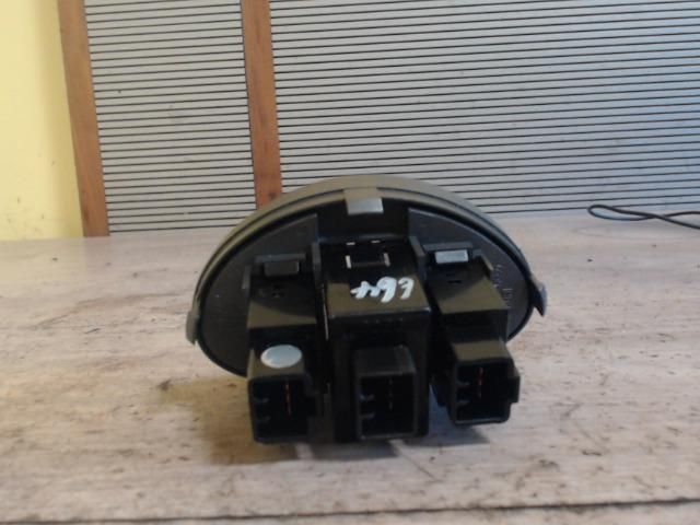 bontott HYUNDAI SANTA FÉ Bal első Ülésfűtés Kapcsoló