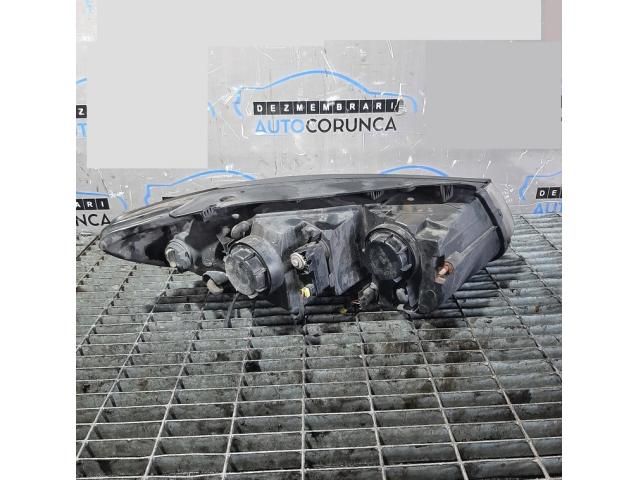 bontott HYUNDAI SANTA FÉ Bal Fényszóró