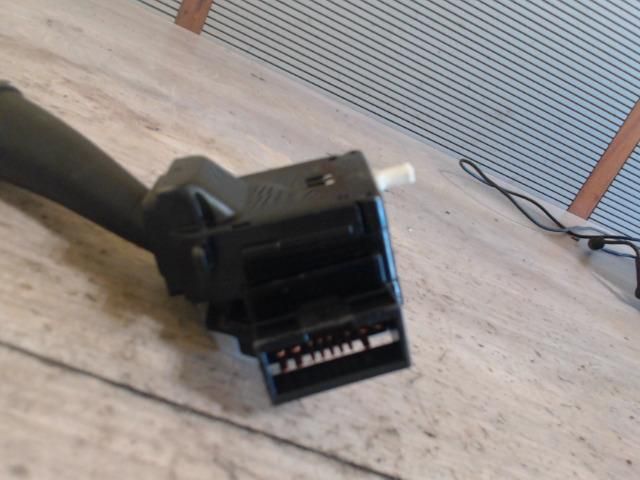 bontott HYUNDAI SANTA FÉ Bal Kormánykapcsoló Irányjelző