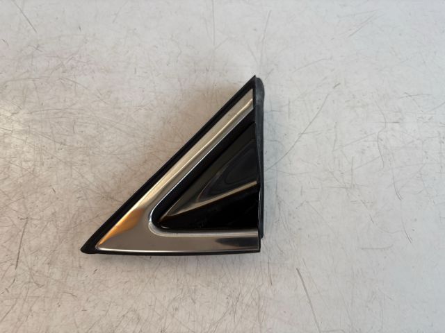 bontott HYUNDAI SANTA FÉ Bal Sárvédő Csavar Burkolat