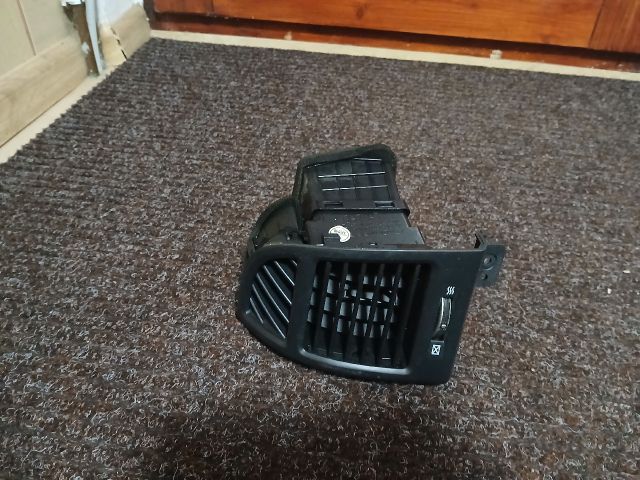 bontott HYUNDAI SANTA FÉ Bal Szellőző