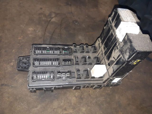 bontott HYUNDAI SANTA FÉ Biztosítéktábla Motortér