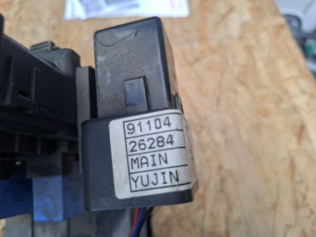 bontott HYUNDAI SANTA FÉ Biztosítéktábla Utastér