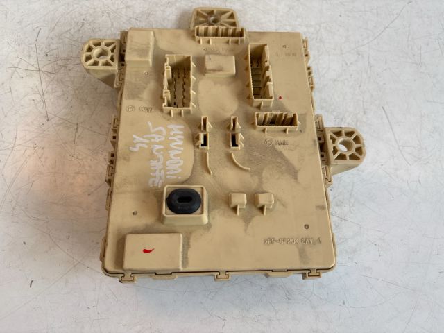 bontott HYUNDAI SANTA FÉ Biztosítéktábla Utastér