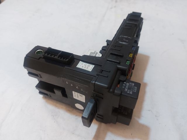 bontott HYUNDAI SANTA FÉ Biztosítéktábla Utastér