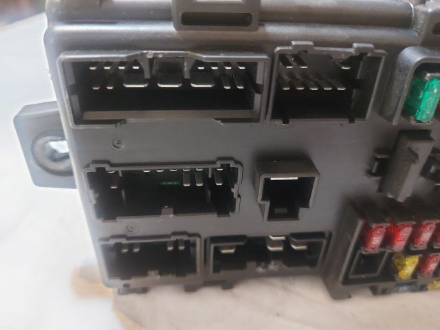 bontott HYUNDAI SANTA FÉ Biztosítéktábla Utastér