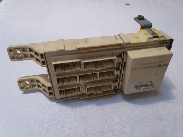 bontott HYUNDAI SANTA FÉ Biztosítéktábla Utastér