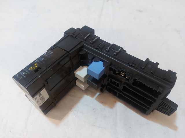 bontott HYUNDAI SANTA FÉ Biztosítéktábla Utastér