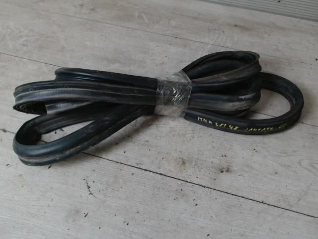 bontott HYUNDAI SANTA FÉ Csomagtérajtó Gumikéder