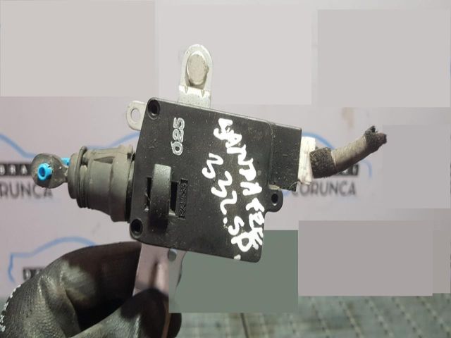 bontott HYUNDAI SANTA FÉ Csomagtérajtó Zárszerkezet