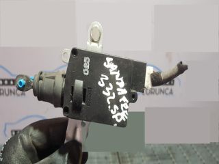 bontott HYUNDAI SANTA FÉ Csomagtérajtó Zárszerkezet