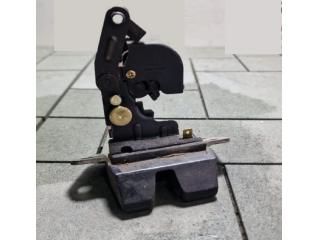 bontott HYUNDAI SANTA FÉ Csomagtérajtó Zárszerkezet