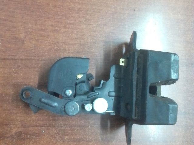 bontott HYUNDAI SANTA FÉ Csomagtérajtó Zárszerkezet