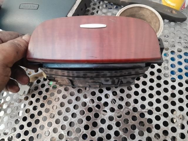 bontott HYUNDAI SANTA FÉ Első Hamutartó