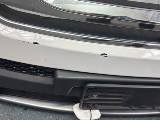 bontott HYUNDAI SANTA FÉ Első Lökhárító (Részeivel)