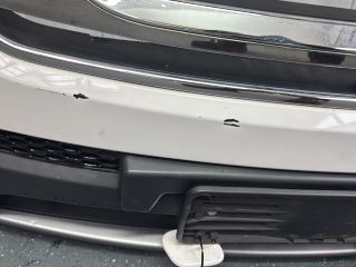 bontott HYUNDAI SANTA FÉ Első Lökhárító (Részeivel)