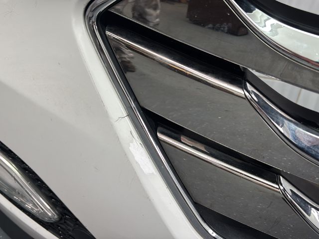 bontott HYUNDAI SANTA FÉ Első Lökhárító (Részeivel)