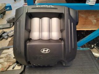 bontott HYUNDAI SANTA FÉ Felső Hűtőburkolat