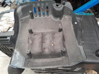 bontott HYUNDAI SANTA FÉ Felső Hűtőburkolat