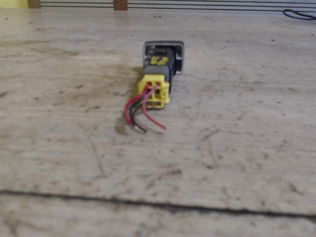 bontott HYUNDAI SANTA FÉ Hátsó Ködzárófény Kapcsoló