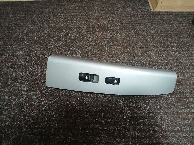 bontott HYUNDAI SANTA FÉ Jobb első Ablakemelő Kapcsoló