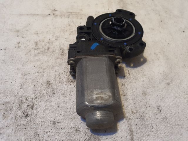 bontott HYUNDAI SANTA FÉ Jobb első Ablakemelő Motor