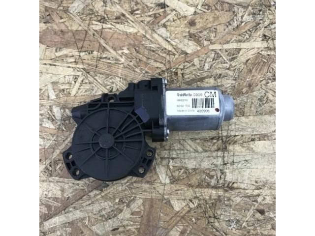 bontott HYUNDAI SANTA FÉ Jobb első Ablakemelő Motor