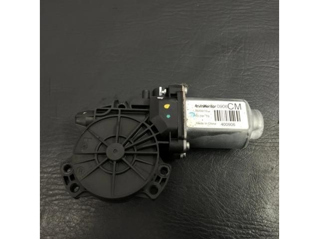 bontott HYUNDAI SANTA FÉ Jobb első Ablakemelő Motor