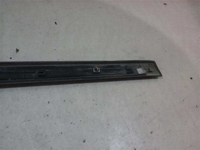 bontott HYUNDAI SANTA FÉ Jobb első Ajtó Díszléc