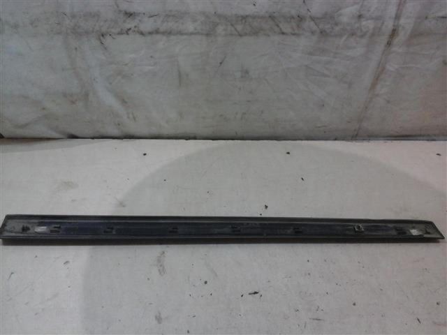 bontott HYUNDAI SANTA FÉ Jobb első Ajtó Díszléc