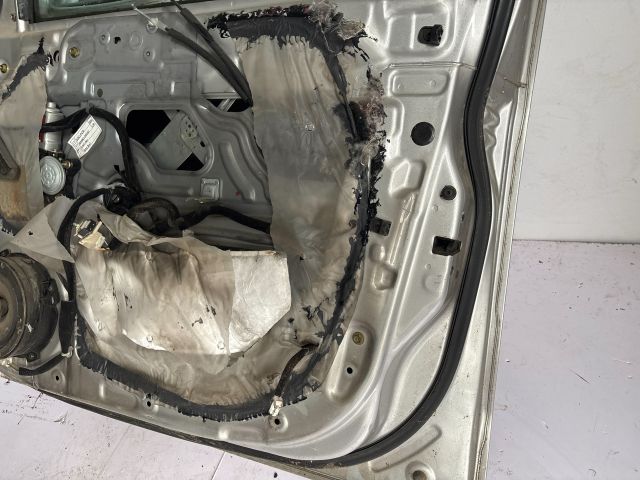 bontott HYUNDAI SANTA FÉ Jobb első Ajtó (Részeivel)