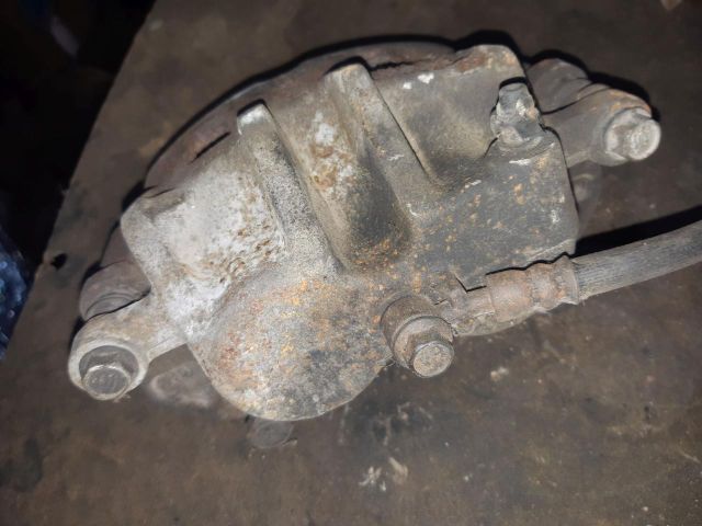 bontott HYUNDAI SANTA FÉ Jobb első Féknyereg Munkahengerrel