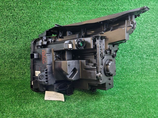 bontott HYUNDAI SANTA FÉ Jobb Ledes Fényszóró