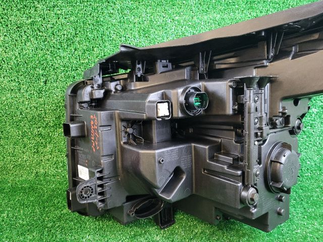 bontott HYUNDAI SANTA FÉ Jobb Ledes Fényszóró