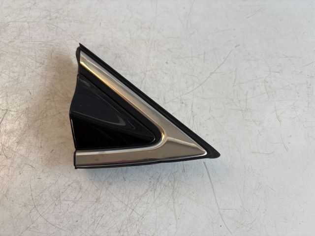 bontott HYUNDAI SANTA FÉ Jobb Sárvédő Csavar Burkolat