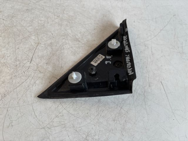 bontott HYUNDAI SANTA FÉ Jobb Sárvédő Csavar Burkolat