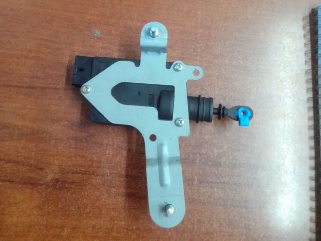 bontott HYUNDAI SANTA FÉ Központizár Motor Csomagtérajtó