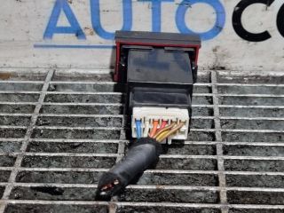 bontott HYUNDAI SANTA FÉ Vészvillogó Kapcsoló