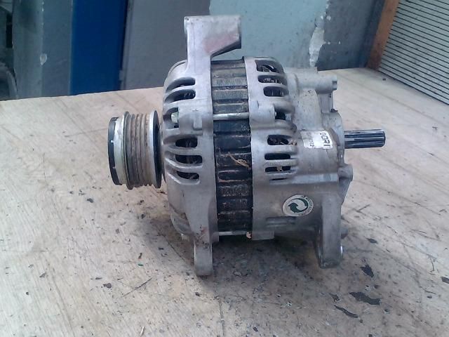 bontott HYUNDAI TERRACAN Generátor