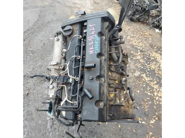 bontott HYUNDAI TERRACAN Motor (Fűzött blokk hengerfejjel)