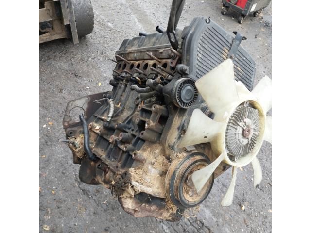 bontott HYUNDAI TERRACAN Motor (Fűzött blokk hengerfejjel)