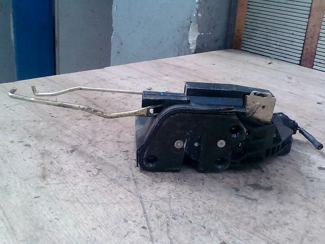 bontott HYUNDAI TERRACAN Jobb első Ajtózár