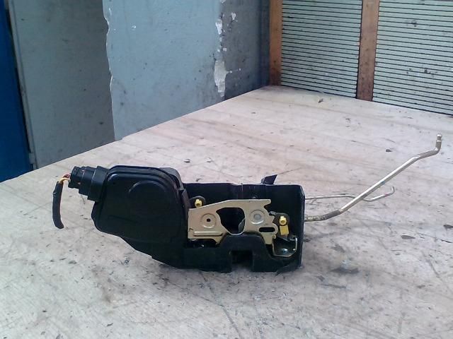 bontott HYUNDAI TERRACAN Jobb első Ajtózár