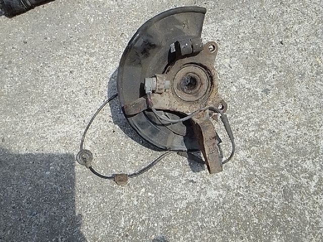 bontott HYUNDAI TRAJET Jobb első Csonkállvány Kerékaggyal