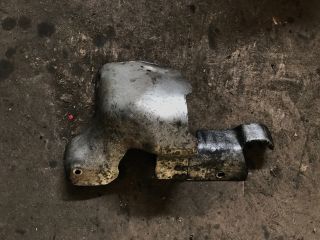 bontott HYUNDAI TRAJET Leömlő Hővédő Lemez