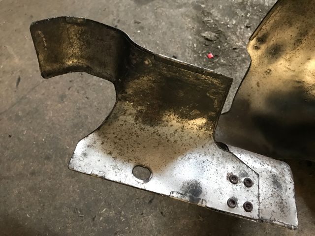 bontott HYUNDAI TRAJET Leömlő Hővédő Lemez